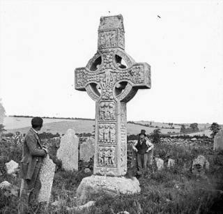 Monasterboice1.gif (25045 bytes)